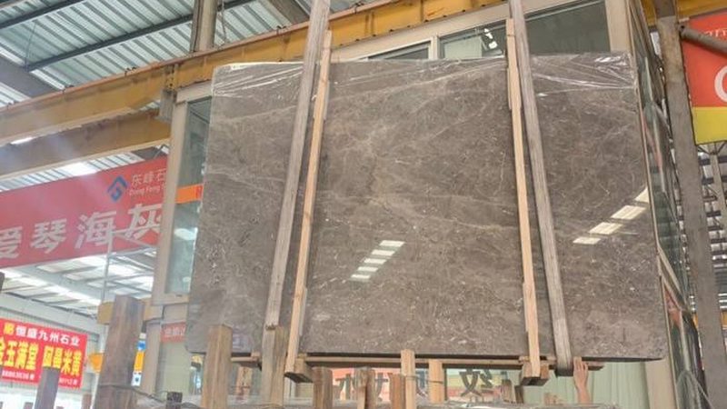 材质揭秘：石英石与岩板的本质区别